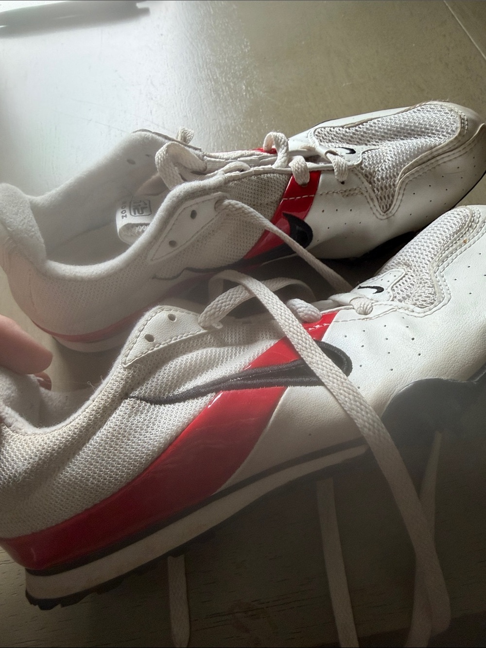 Nike White and Red Men’s Low-Top Sneakers